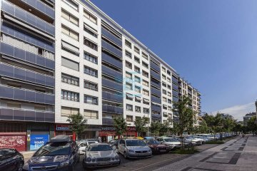 Foto 50 de Amara. José Mª Salaberría. Piso de gran tamaño de cinco dormitorios con terraza orientada al Oeste. Garaje opcional.