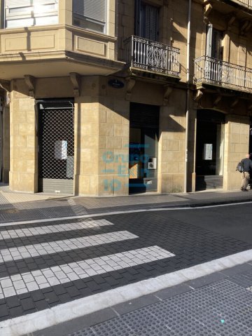 Foto 2 de Centro. Local comercial en una de las mejores esquinas en la calle Easo.
