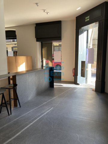 Foto 4 de Centro. Local comercial en una de las mejores esquinas en la calle Easo.