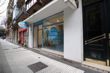 Foto 2 de Centro. Local comercial en calle Prim.