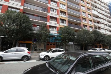 Foto 23 de Amara. Local en calle Balleneros.