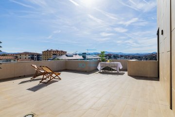 Foto 3 de Obra nueva. Impresionante ático de 2 dormitorios, exterior con dos terrazas y vistas de la ciudad y del mar.