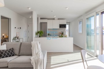 Foto 10 de Obra nueva. Impresionante ático de 2 dormitorios, exterior con dos terrazas y vistas de la ciudad y del mar.
