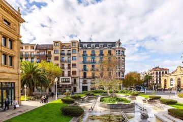 Foto 41 de Centro. Calle Okendo. Vivienda de cuatro dormitorios y vistas hacia la alameda del Boulevard.