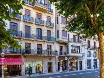 Foto 43 de Centro. Calle Okendo. Vivienda de cuatro dormitorios y vistas hacia la alameda del Boulevard.
