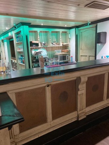 Foto 7 de Centro. Garibay. Local de dos plantas con salida de humos y con licencia de bar cervecería.