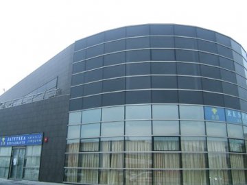 Foto 9 de Amplia oficina divisible en edificio singular con gran cristalera.