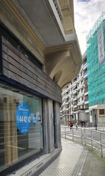 Foto 23 de Emplazamiento excepcional, en calle Zubieta, a muy poco metros de la futura estación de metro de La Concha