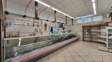 Foto 5 de Fantástico local de esquina cuya última actividad ha sido supermercado.