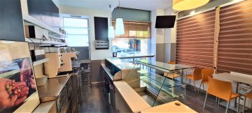 Foto 3 de Alquiler de local con licencia grupo 2 actualmente acondicionado como cafeteria-panaderia