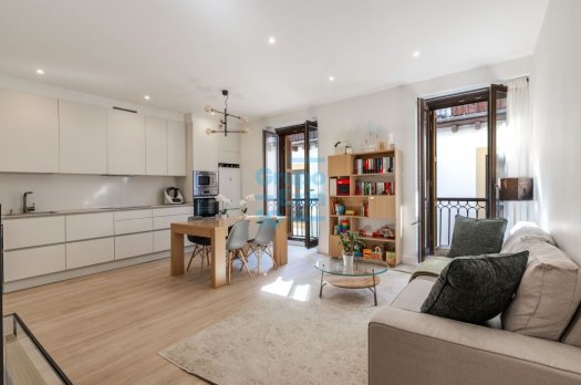 Próximo a la Alameda del Boulevard, preciosa vivienda en planta tercera rehabilitada íntegramente en el año 2021. Ascensor a cota cero. Próximo a la Alameda del Boulevard, preciosa vivienda en planta tercera rehabilitada íntegramente en el año 2021. Ascensor a cota cero.