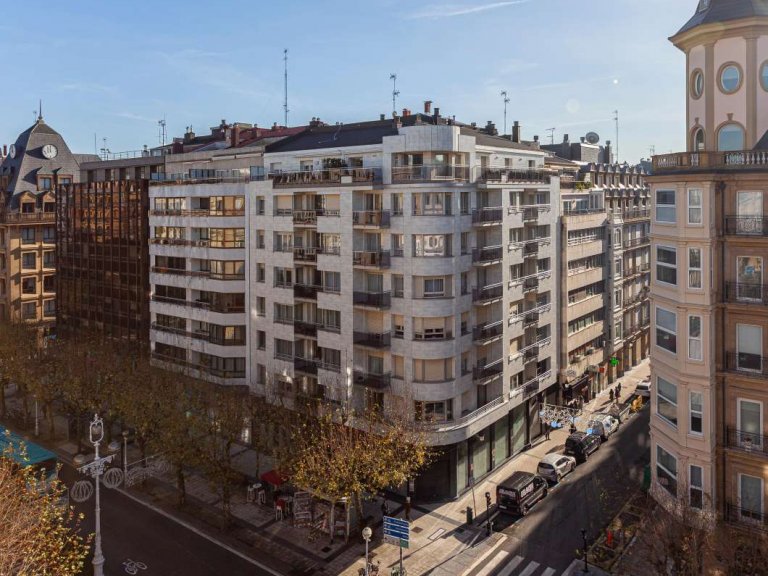 Foto 1 de Gran piso reformado en Avenida de la Libertad