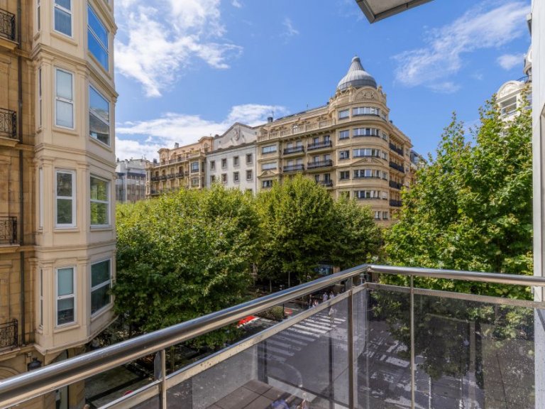 Foto 5 de Gran piso reformado en Avenida de la Libertad