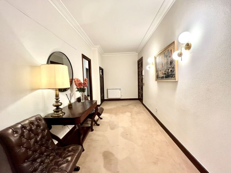 Foto 5 de Señorial piso exterior en alquiler en el centro de San Sebastián – Calle Garibai