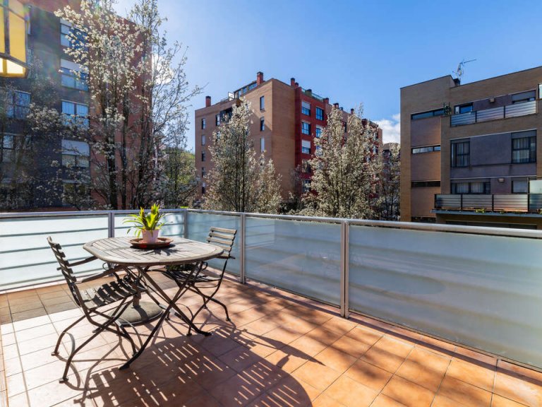 Foto 1 de Buen duplex con terraza Foto 1 de Buen duplex con terraza