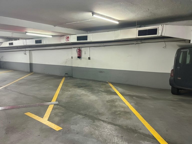 Foto 1 de Plaza de garaje muy céntrica, próxima a la playa.