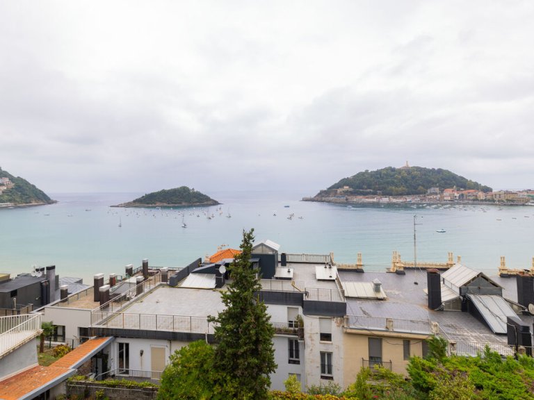 Foto 3 de Maravilloso piso duplex con vistas totales a la bahía