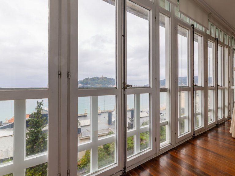 Foto 5 de Maravilloso piso duplex con vistas totales a la bahía