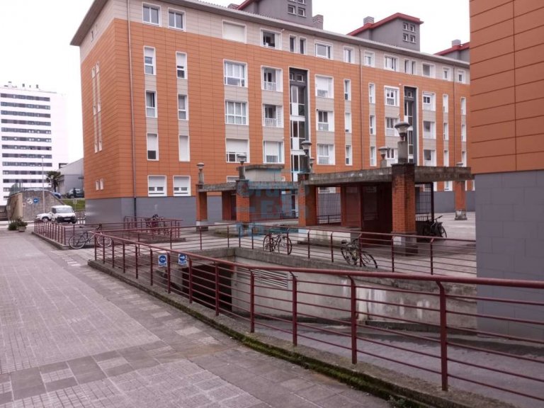 Foto 1 de VENTA DE PLAZA DE GARAJE EN ERROTABURU