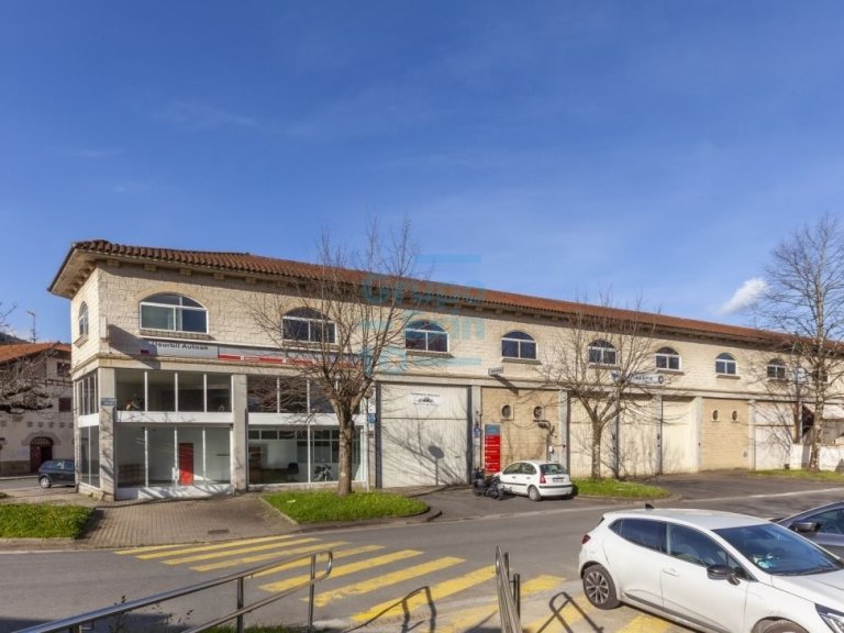 Venta de Nave Industrial en Usurbil: Oportunidad Única