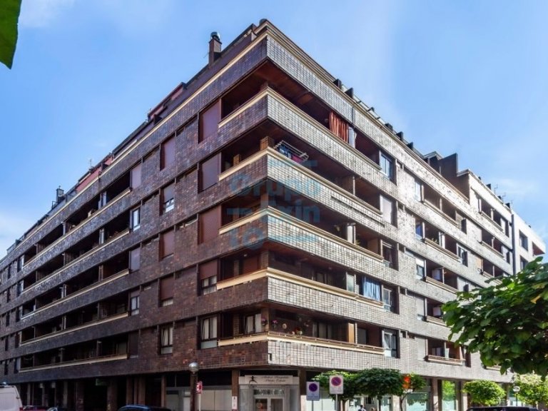 Vivir cerca de la playa de la Zurriola, en en un piso totalmente reformado y disponibilidad de garaje