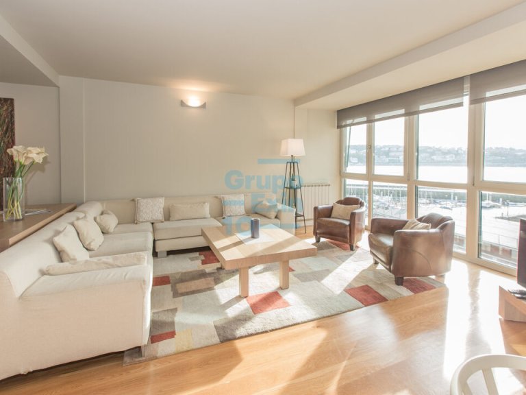 Foto 3 de Excepcional piso dúplex con vistas panorámicas a la Bahía de la Concha en Donostia-San Sebastián