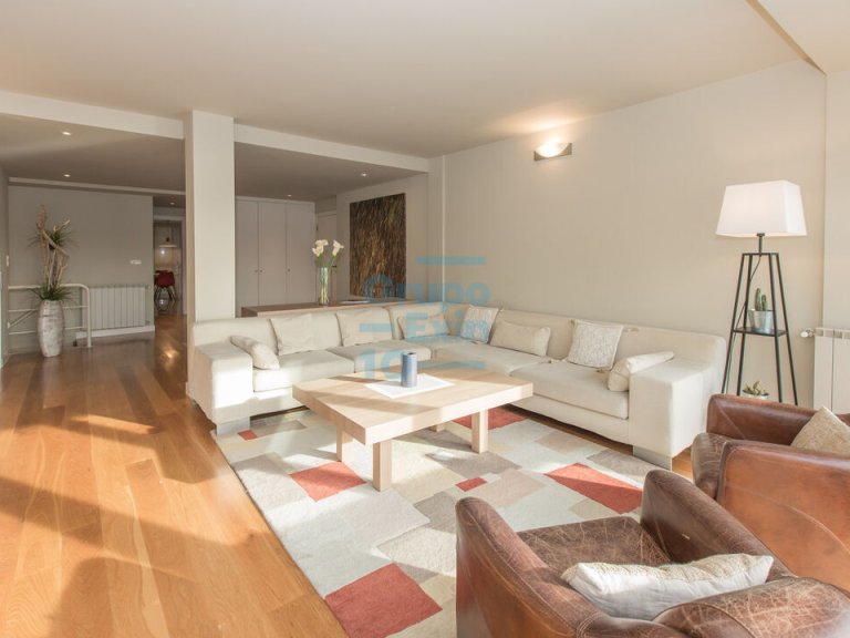 Foto 5 de Excepcional piso dúplex con vistas panorámicas a la Bahía de la Concha en Donostia-San Sebastián