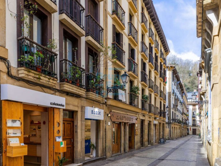 Foto 1 de Acogedor piso a la venta en la Parte Vieja, en San Sebastián Foto 1 de Acogedor piso a la venta en la Parte Vieja, en San Sebastián
