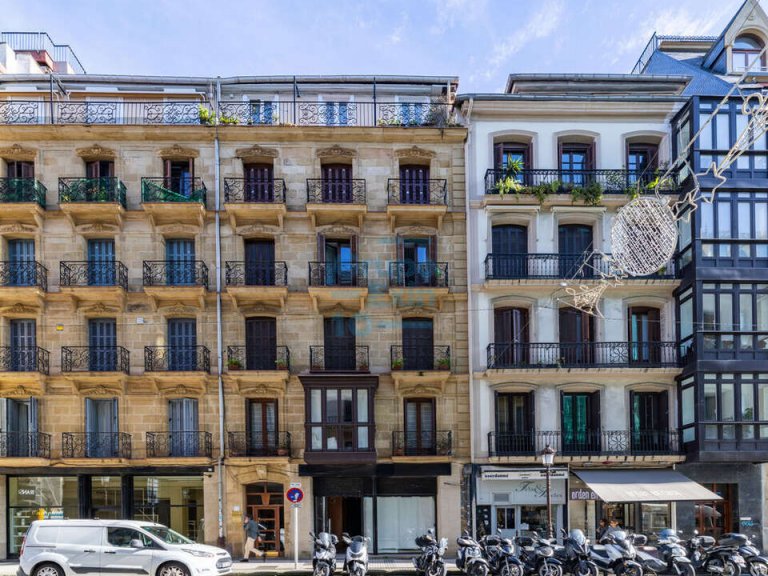 AMPLIO LOCAL COMERCIAL EN EXCELENTE ESTADO, A ESCASOS METROS DE AVENIDA DE LA LIBERTAD. EN SAN SEBASTIAN