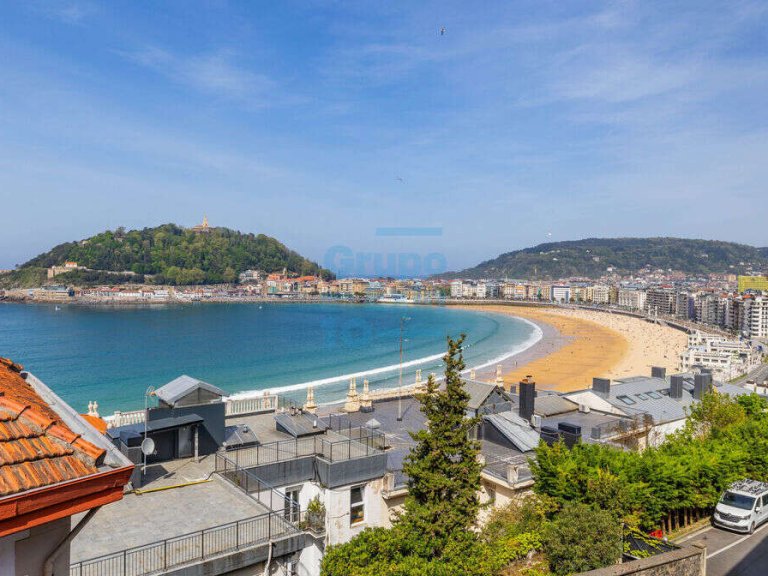 Foto 1 de Magnífico dúplex con vistas a La Concha y terraza exclusiva a la venta