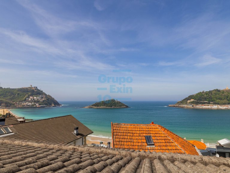 Foto 2 de Magnífico dúplex con vistas a La Concha y terraza exclusiva a la venta