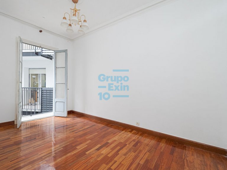 Foto 1 de Calle Prim junto Plaza Bilbao , a reformar Foto 1 de Calle Prim junto Plaza Bilbao , a reformar