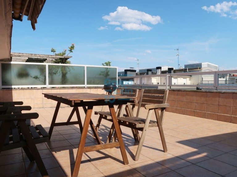 Foto 1 de Junto al Ambulatorio en zona tranquila exterior a plaza sin tráfico, se alquila precioso ático con gran terraza y orientada al sur. Foto 1 de Junto al Ambulatorio en zona tranquila exterior a plaza sin tráfico, se alquila precioso ático con gran terraza y orientada al sur.