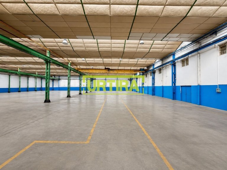 NAVE INDUSTRIAL EN VENTA EN ZIZURKIL 4.793 m² construidos | 5 Puentes Grúa de 5 Tn | Oficinas | Instalación neumática
