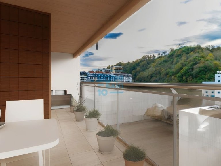 Foto 1 de Amara. José Mª Salaberría. Piso de gran tamaño de cinco dormitorios con terraza orientada al Oeste. Garaje opcional.